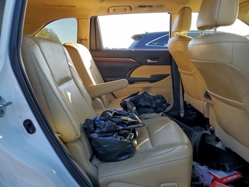 Photo 10 from auction – 2017 TOYOTA HIGHLANDER with VIN 5TDDGRFH9HS027429