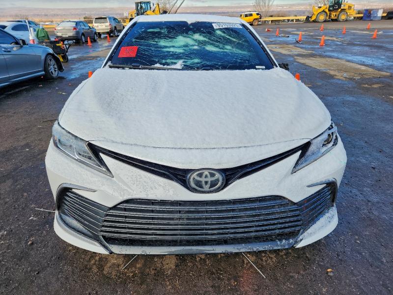 Photo 5 from auction – 2021 TOYOTA CAMRY with VIN 4T1C11AK4MU410052