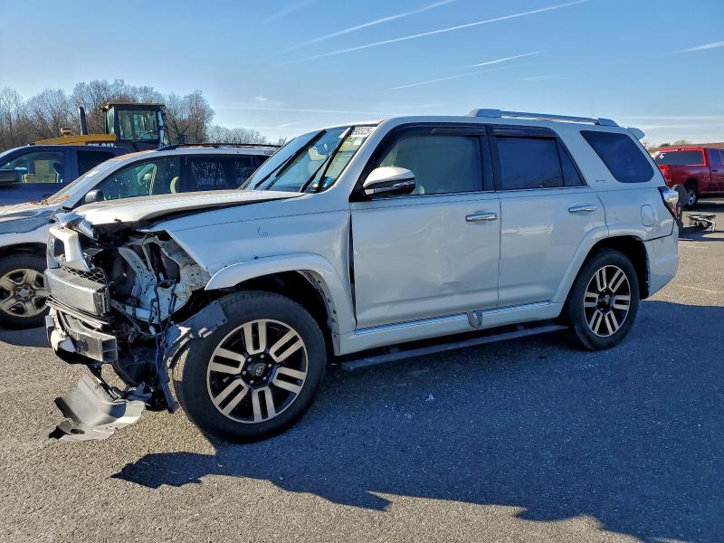 TOYOTA 4RUNNER SR 2016 with VIN JTEBU5JR8G5304757 - Photo from auction