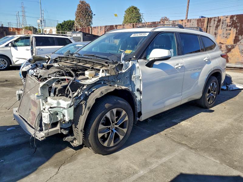 TOYOTA HIGHLANDER 2023 с VIN 5TDKDRAH3PS001964 - Фото с аукциона