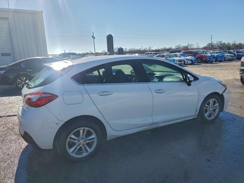 Photo 3 from auction – 2018 CHEVROLET CRUZE LT with VIN 3G1BE6SM5JS634582