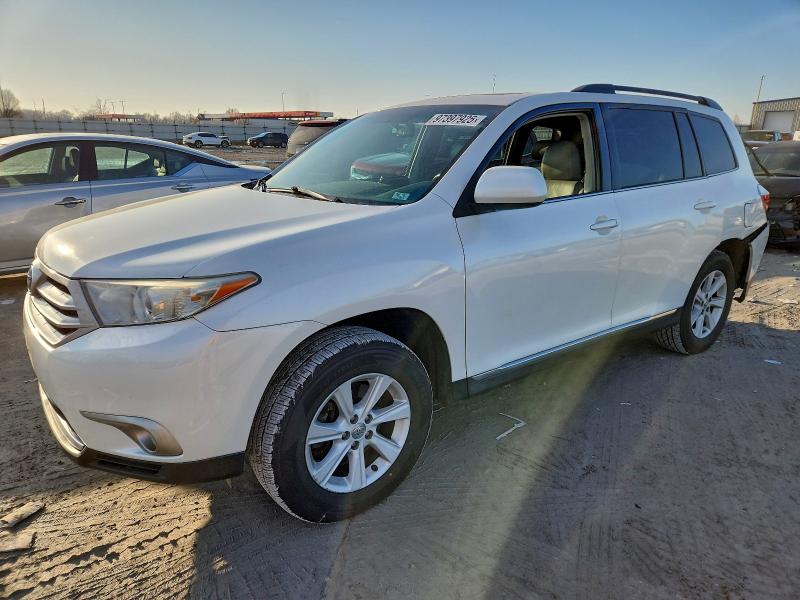 TOYOTA HIGHLANDER 2013 with VIN 5TDZK3EH3DS125630 - Photo from auction