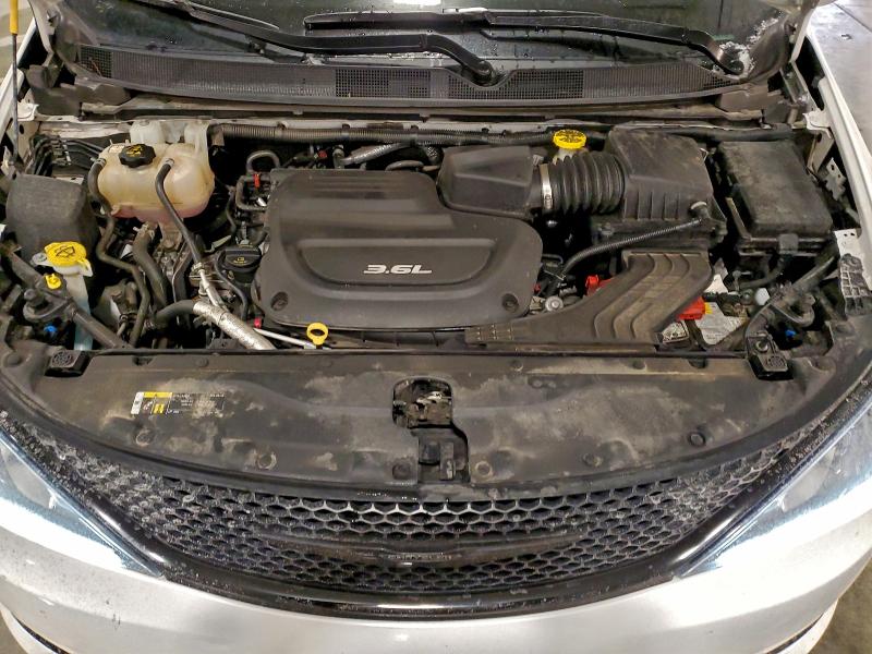 Photo 12 from auction – 2018 CHRYSLER PACIFICA T with VIN 2C4RC1EG3JR352376