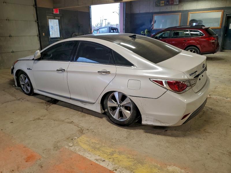 Photo 2 from auction – 2012 HYUNDAI SONATA HYB with VIN KMHEC4A44CA036189