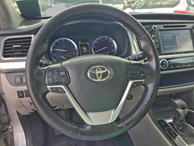 Photo 9 from auction – 2018 TOYOTA HIGHLANDER with VIN 5TDKZRFH0JS284115