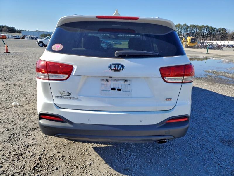 Photo 6 from auction – 2016 KIA SORENTO LX with VIN 5XYPGDA38GG044066