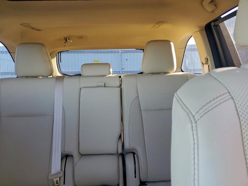Photo 10 from auction – 2018 TOYOTA HIGHLANDER with VIN 5TDDZRFH8JS871896