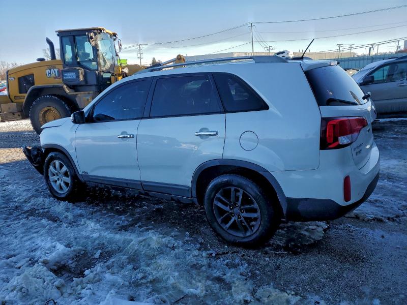 Photo 2 from auction – 2015 KIA SORENTO LX with VIN 5XYKTCA61FG586067