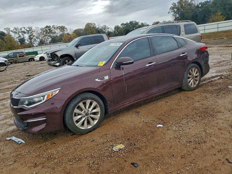 KIA OPTIMA 2018 with VIN 5XXGT4L33JG271895 - Photo from auction
