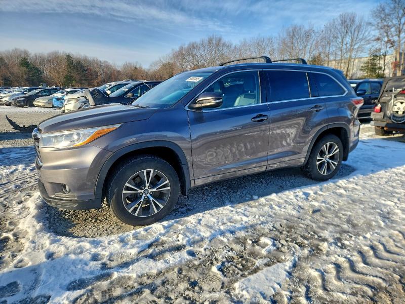 TOYOTA HIGHLANDER 2016 with VIN 5TDJKRFHXGS503560 - Photo from auction