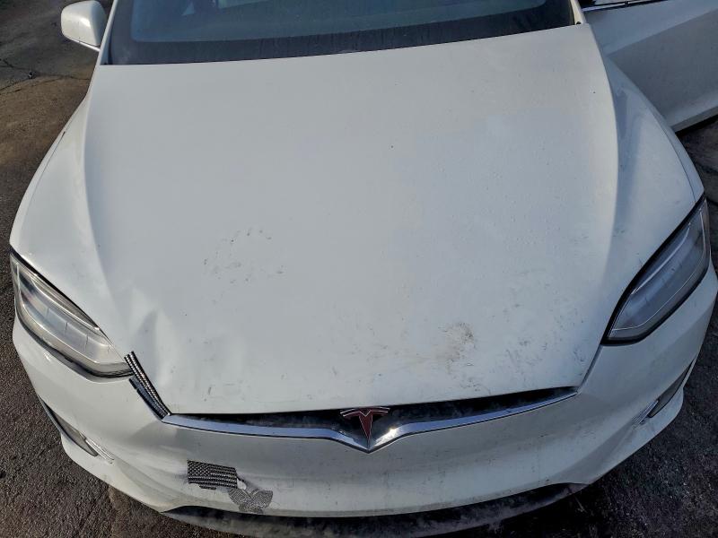 Photo 12 from auction – 2018 TESLA MODEL X with VIN 5YJXCAE22JF141337