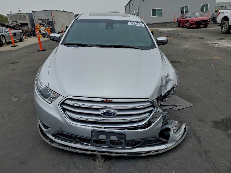Photo 5 from auction – 2019 FORD TAURUS LIM with VIN 1FAHP2F86KG101101