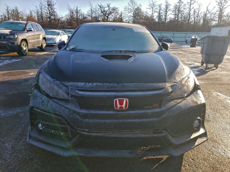 Photo 5 from auction – 2017 HONDA CIVIC TYPE with VIN SHHFK8G73HU202669