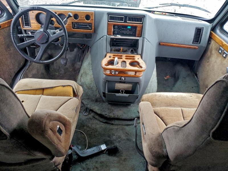 Photo 8 from auction – 1990 CHEVROLET G20 with VIN 2GBEG25K6L4128939