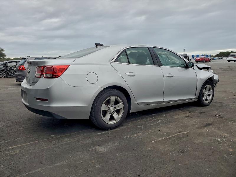 Photo 3 from auction – 2015 CHEVROLET MALIBU LS with VIN 1G11B5SL0FF131429
