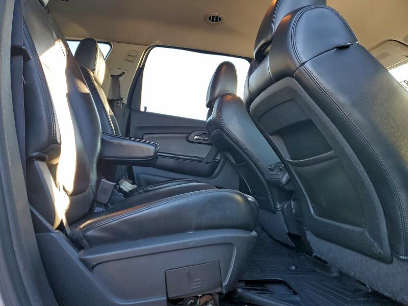 Photo 11 from auction – 2011 CHEVROLET TRAVERSE L with VIN 1GNKVJED5BJ320477