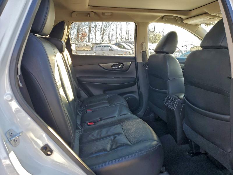 Photo 11 from auction – 2015 NISSAN ROGUE S with VIN 5N1AT2MV3FC824803