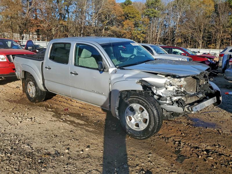 Photo 4 from auction – 2011 TOYOTA TACOMA DOU with VIN 5TFJU4GN2BX007995