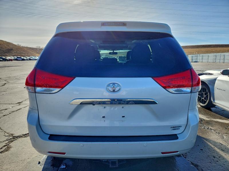 Photo 6 from auction – 2012 TOYOTA SIENNA XLE with VIN 5TDDK3DC3CS044349