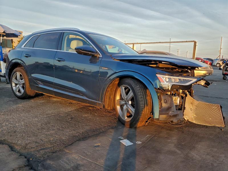 Photo 4 from auction – 2019 AUDI E-TRON PRE with VIN WA1VABGE0KB014675