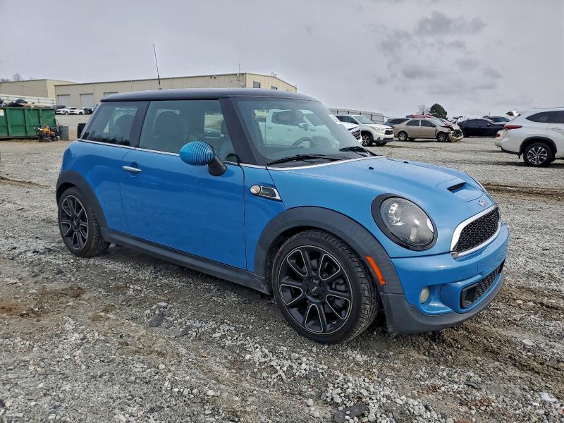 Photo 4 from auction – 2012 MINI COOPER S with VIN WMWSV3C57CT387732