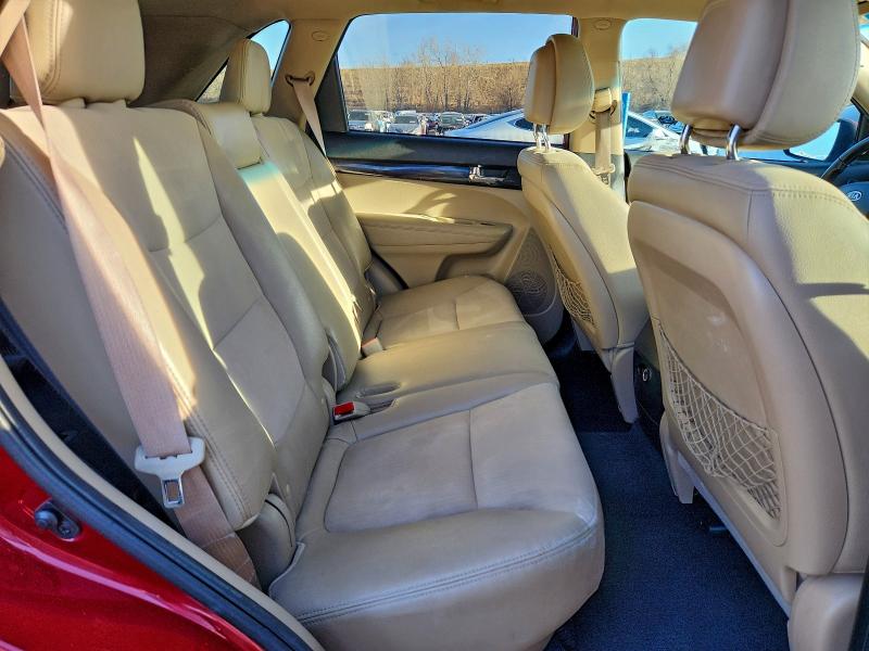 Photo 11 from auction – 2011 KIA SORENTO EX with VIN 5XYKUDA25BG042827