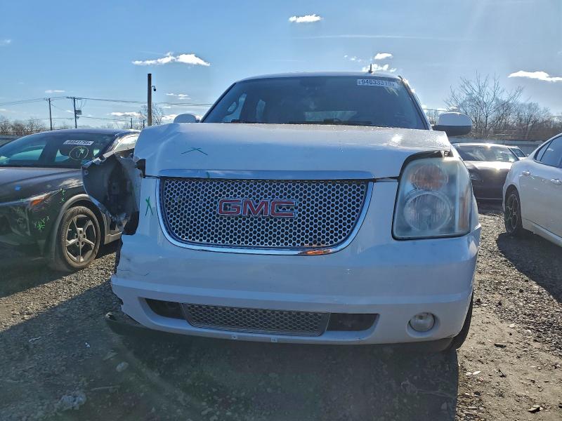 Фото 5 с аукциона – 2011 GMC YUKON DENA с VIN 1GKS2EEF1BR353945