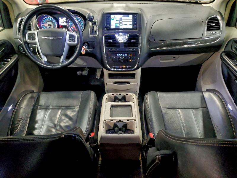 Photo 8 from auction – 2014 CHRYSLER TOWN & COU with VIN 2C4RC1BGXER139614