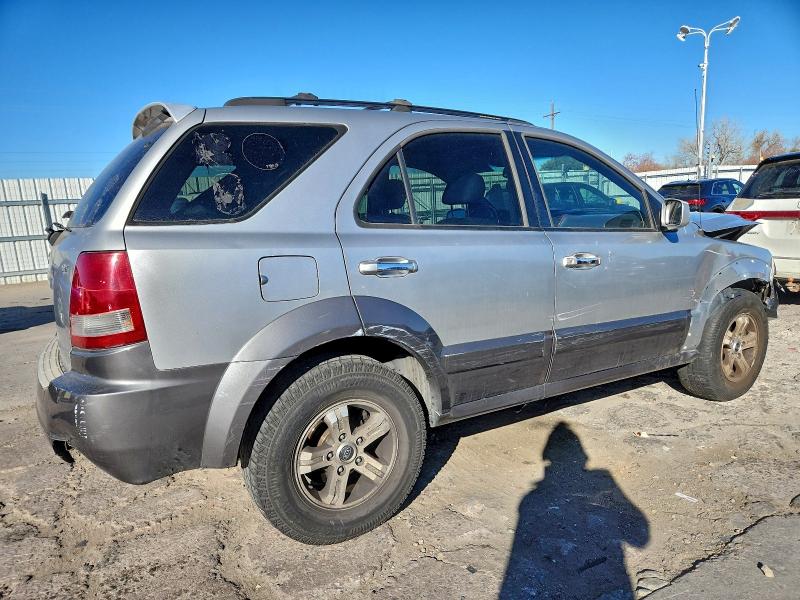 Photo 3 from auction – 2003 KIA SORENTO with VIN KNDJD733035155534
