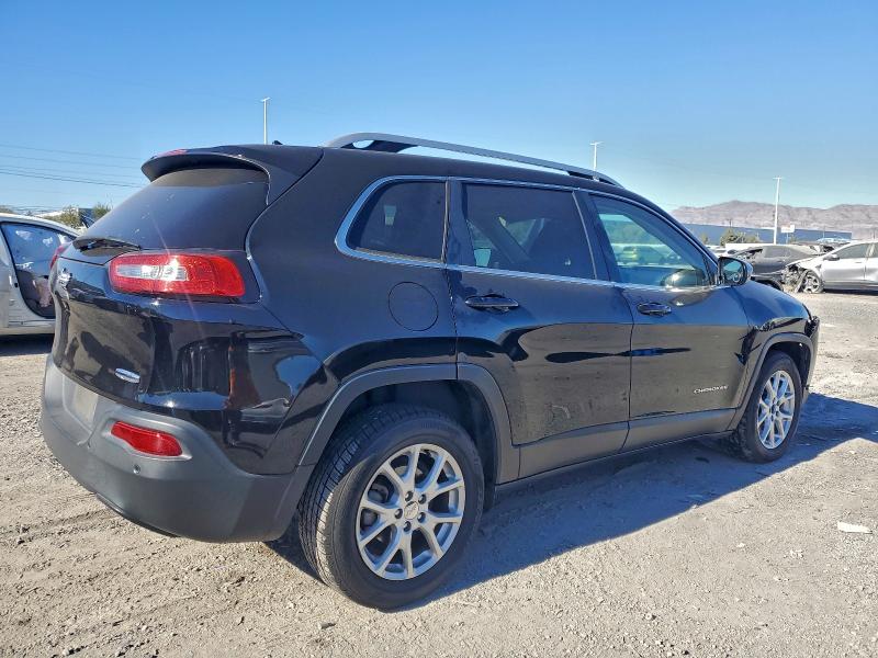 Photo 3 from auction – 2017 JEEP CHEROKEE with VIN 1C4PJLCB8HW565972