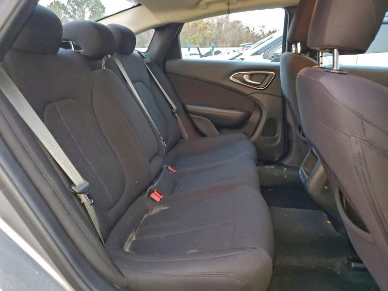 Photo 10 from auction – 2015 CHRYSLER 200 LIMITE with VIN 1C3CCCAB7FN532934