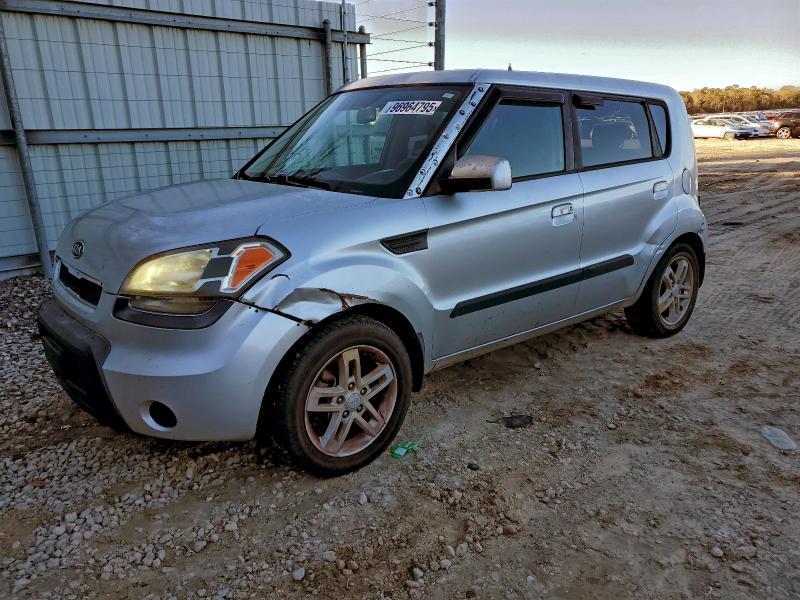 KIA SOUL + 2010 with VIN KNDJT2A25A7068231 - Photo from auction