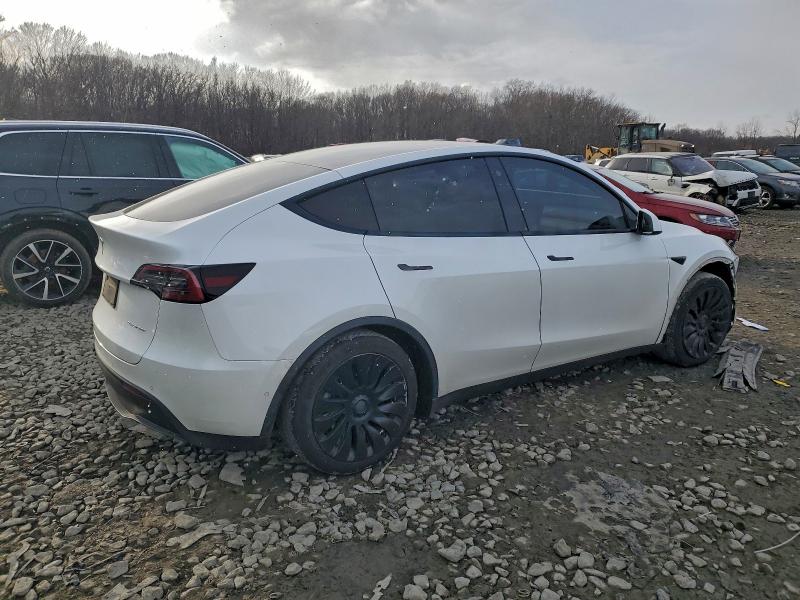Photo 3 from auction – 2021 TESLA MODEL Y with VIN 5YJYGAEE4MF234271