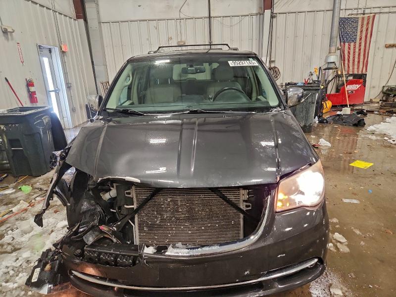 Photo 5 from auction – 2012 CHRYSLER TOWN & COU with VIN 2C4RC1CG9CR317525