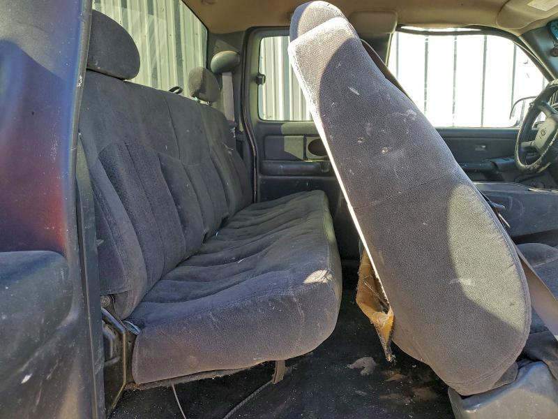 Photo 10 from auction – 2002 CHEVROLET SILVERADO with VIN 2GCEC19V521337062
