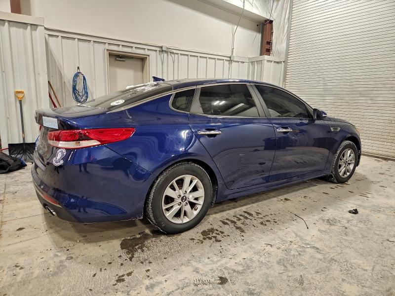 Фото 3 с аукциона – 2016 KIA OPTIMA с VIN 5XXGT4L34GG093293