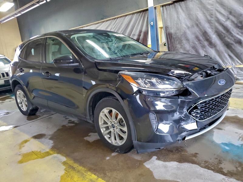 Photo 4 from auction – 2020 FORD ESCAPE with VIN 1FMCU9G6XLUA50946