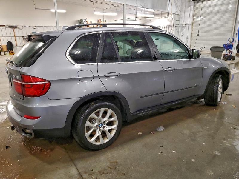 Photo 3 from auction – 2013 BMW X5 XDRIVE3 with VIN 5UXZV4C57D0B12972