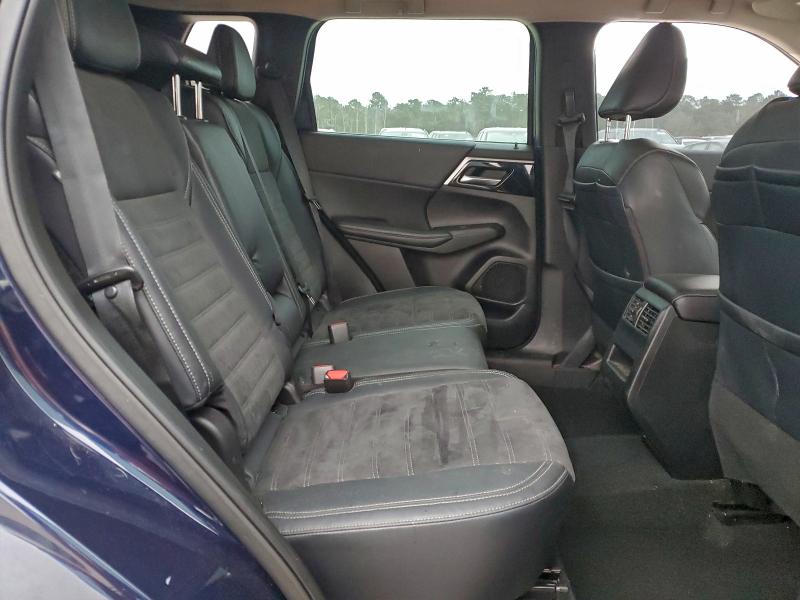 Photo 11 from auction – 2023 MITSUBISHI OUTLANDER with VIN JA4J3UA89PZ047583