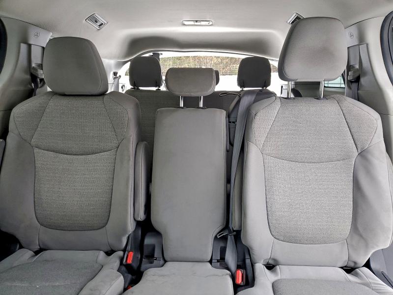 Photo 10 from auction – 2022 TOYOTA SIENNA LE with VIN 5TDKSKFC6NS048073