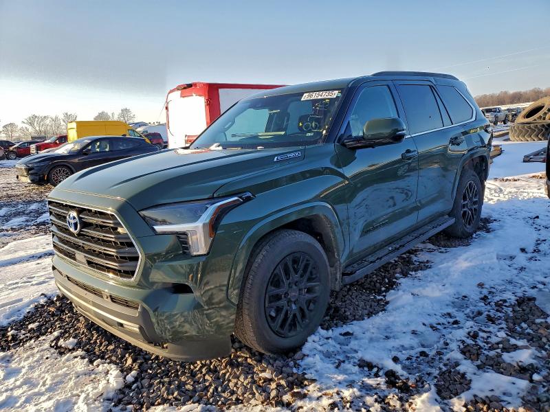 TOYOTA SEQUOIA SR 2023 مع رقم تعريف المركبة 7SVAAABA1PX003235 - صورة من المزاد