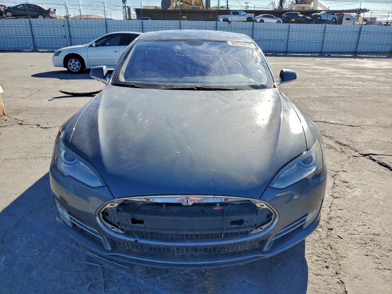 Photo 5 from auction – 2013 TESLA MODEL S with VIN 5YJSA1DP6DFP25824