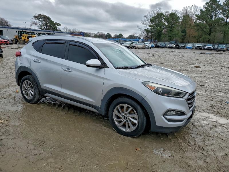 Photo 4 from auction – 2017 HYUNDAI TUCSON LIM with VIN KM8J33A42HU296542