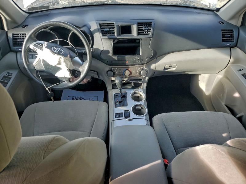 Photo 8 from auction – 2012 TOYOTA HIGHLANDER with VIN 5TDBK3EH8CS100741