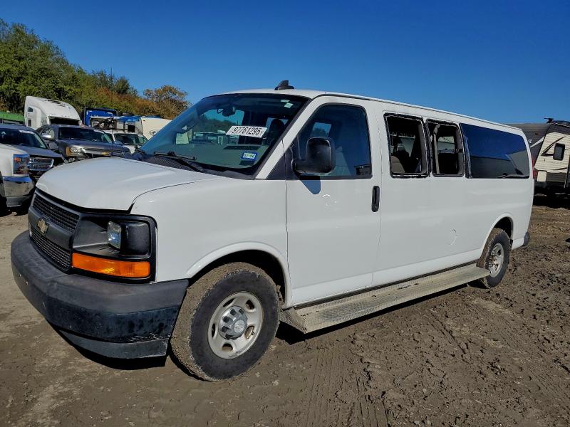 CHEVROLET EXPRESS G3 2017 with VIN 1GAZGNFF0H1110167 - Photo from auction