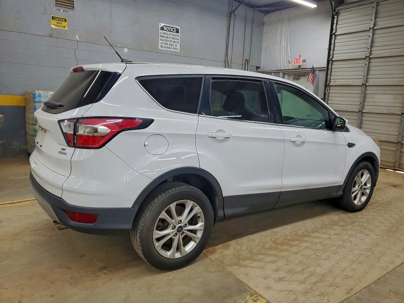 Photo 3 from auction – 2017 FORD ESCAPE SE with VIN 1FMCU0GD3HUB82724