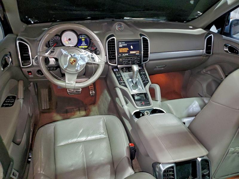 Photo 8 from auction – 2012 PORSCHE CAYENNE S with VIN WP1AB2A28CLA46509