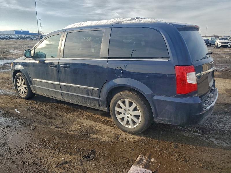 Photo 2 from auction – 2013 CHRYSLER TOWN & COU with VIN 2C4RC1BGXDR798100