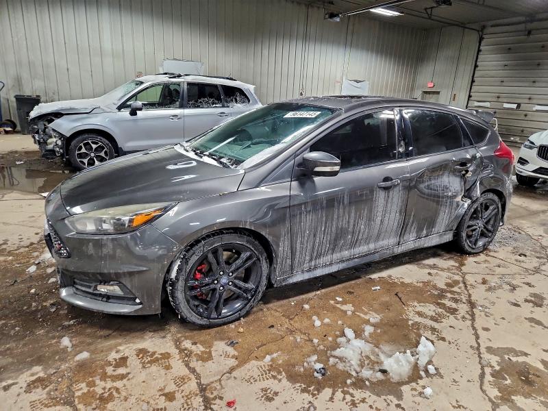 FORD FOCUS ST 2015 with VIN 1FADP3L93FL352978 - Photo from auction