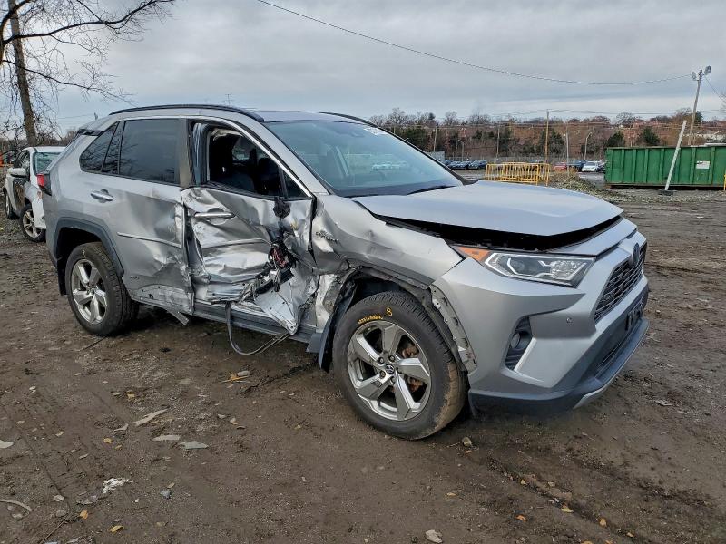 Photo 4 from auction – 2019 TOYOTA RAV4 LIMIT with VIN 2T3DWRFV9KW016087